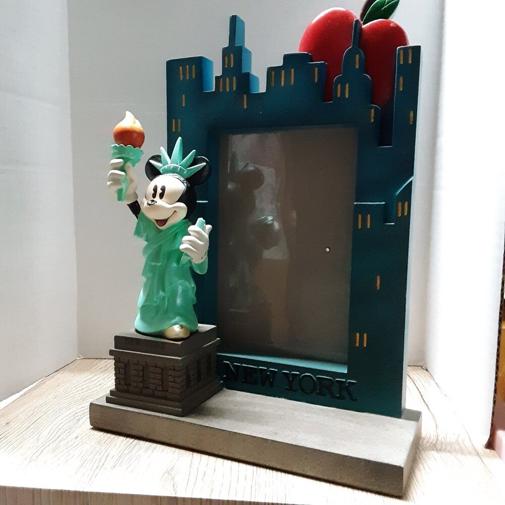 Disney Store Minnie Mouse New York Statue of Liberty Resin Picture Frame RARE